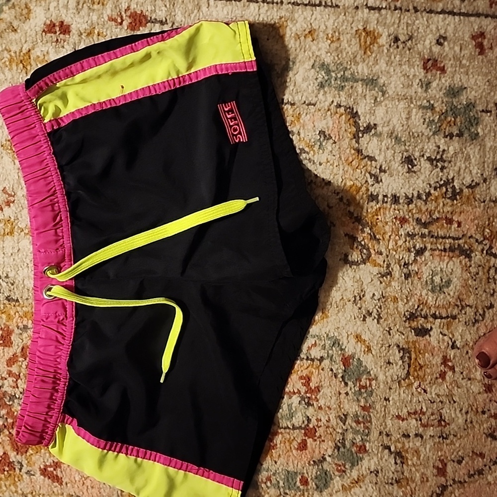 SOFFE SHORTS SIZE SMALL